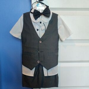 Boys Gray Vest and Bow Tie Set